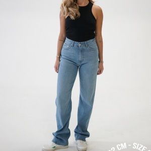 NWOT Djerf Avenue Straight Jeans In Mid Blue🦋